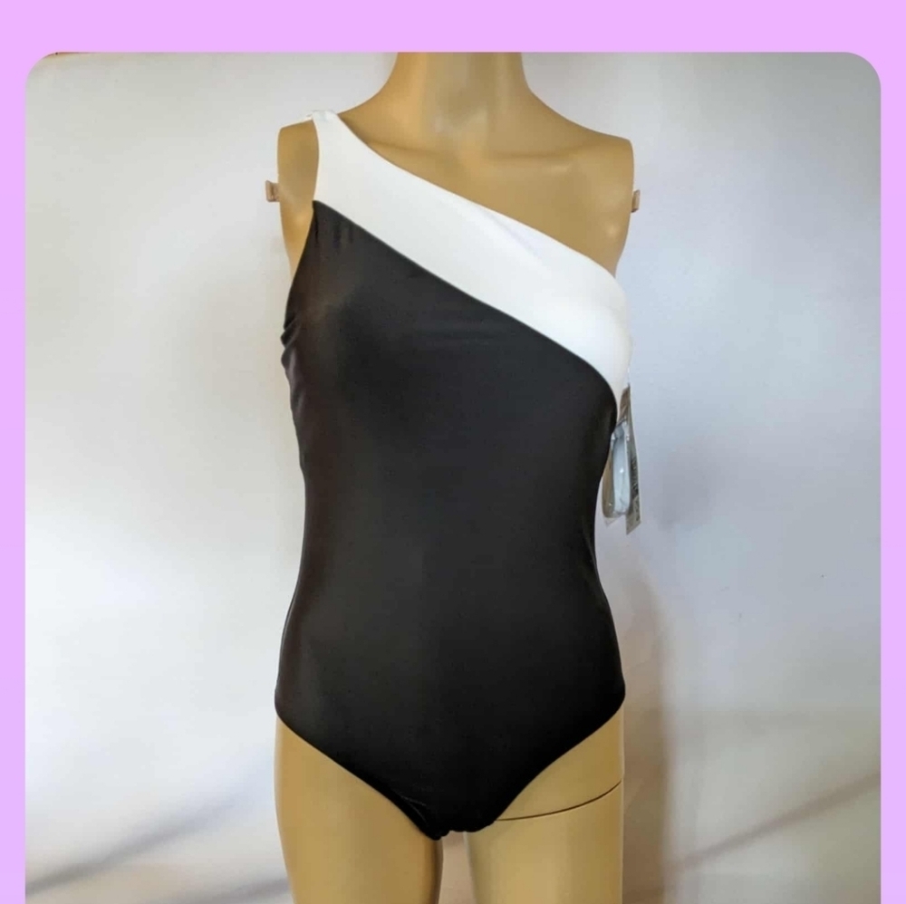 Nwt Black and White One-Shoulder Swimsuit - Picture 7 of 7